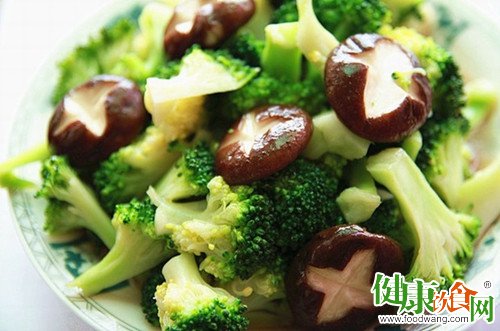 白領(lǐng)午餐如何營養(yǎng)搭配?推薦這道藍(lán)瘦香菇網(wǎng)紅菜